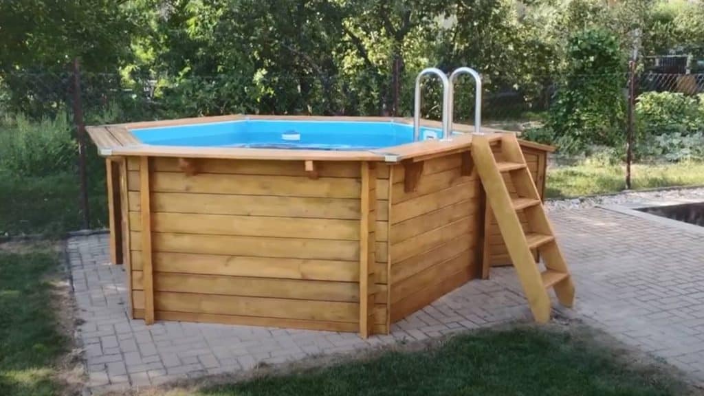Montáž záhradného dreveného bazénu